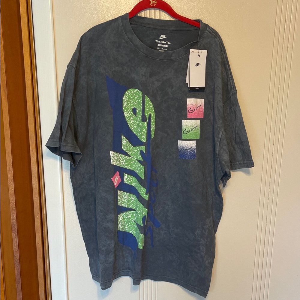 Nike Short-Sleeve Graphic Tee in Charcoal with Green, Blue and Pink Accents